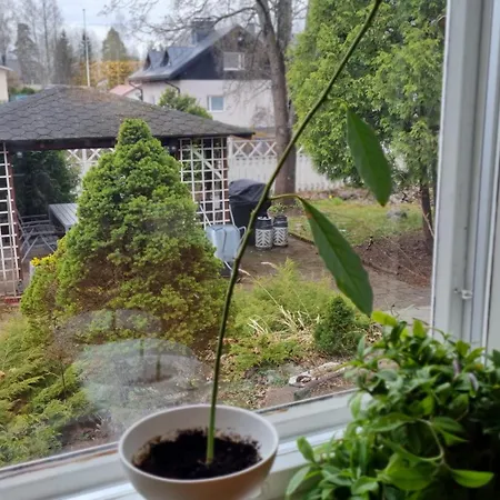 Villa Mukava, Tilava Omakotitalo Laehellae Lentokenttaeae & Laturi Saehkoeautolle *