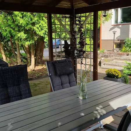 Villa Mukava, Tilava Omakotitalo Laehellae Lentokenttaeae & Laturi Saehkoeautolle